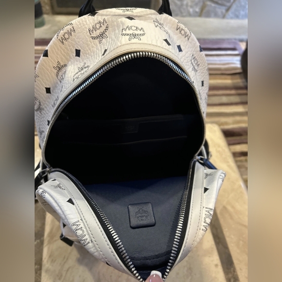 RARE MCM SIZE XL Stark studded Backpack NEW WITH TAGS IN WHITE - Picture 6 of 11